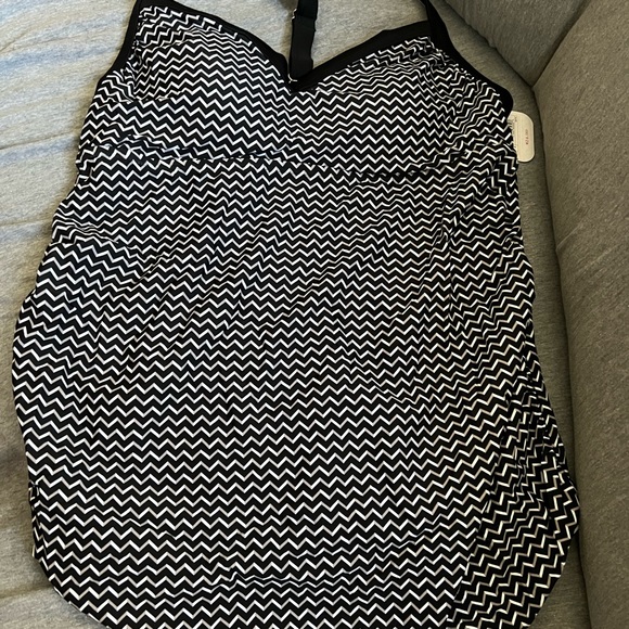 Isabel maternity adjustable maternity swim top - Picture 6 of 6